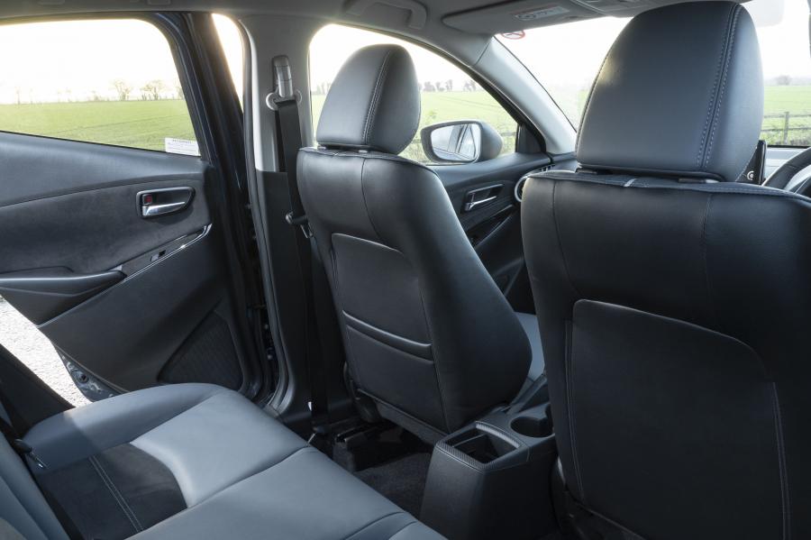 Интерьер Mazda2 2019 года  (UK) (фото 43 из 54)